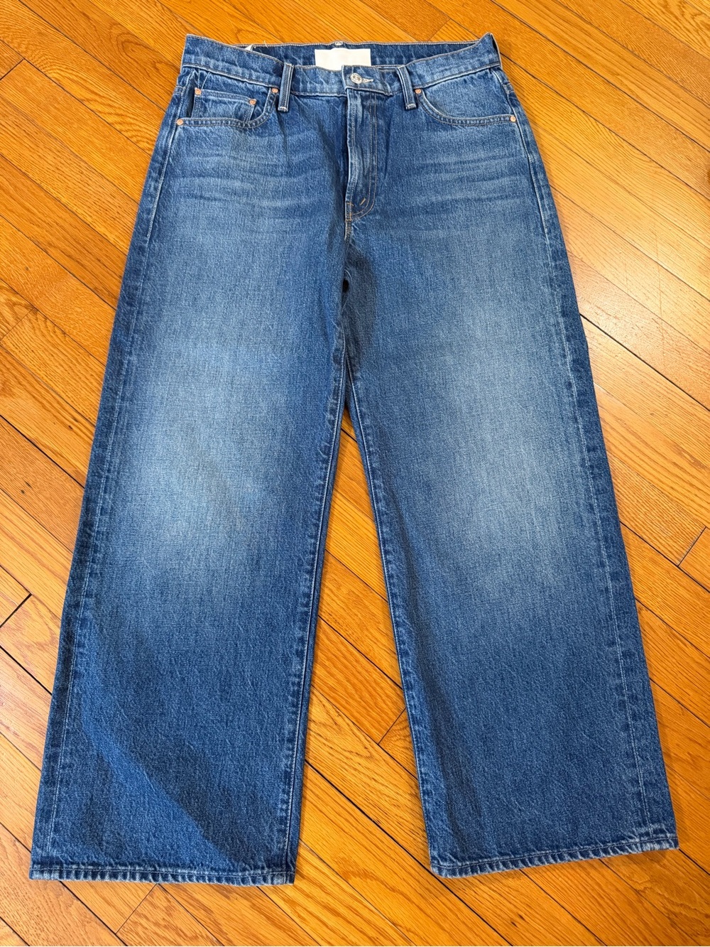 MOTHER Dodger Ankle Green Thumb with Cherries. Relaxed Wide-Leg Blue Jeans